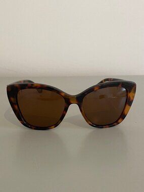 Chic Tortoiseshell Foster Grant Polarized Cat-Eye Sunglasses
